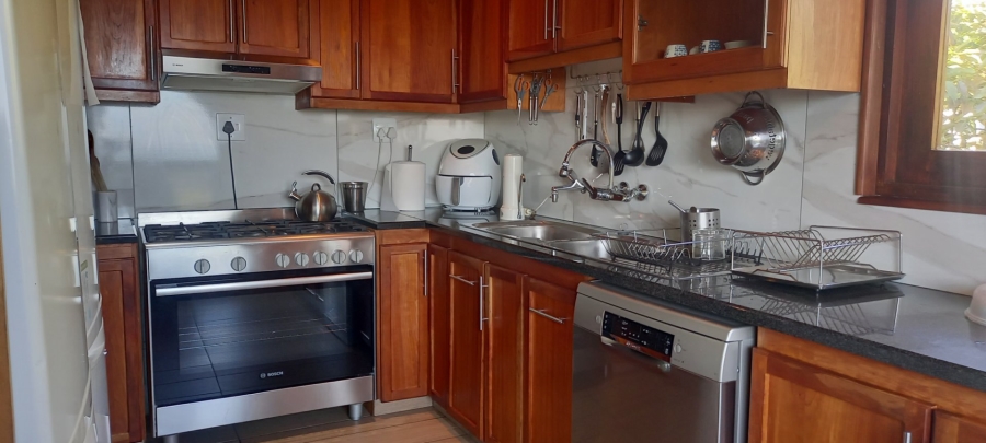 4 Bedroom Property for Sale in Outeniqua Strand Western Cape